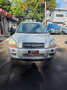 2009 Hyundai TUCSON GLS - Photo 2 - Newark, NJ 07104