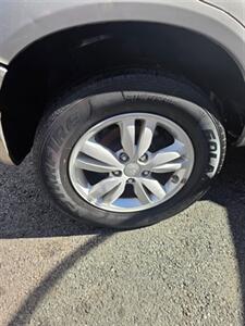 2009 Hyundai TUCSON GLS - Photo 18 - Newark, NJ 07104
