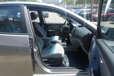 2010 Hyundai ELANTRA Limited - Photo 14 - Newark, NJ 07104