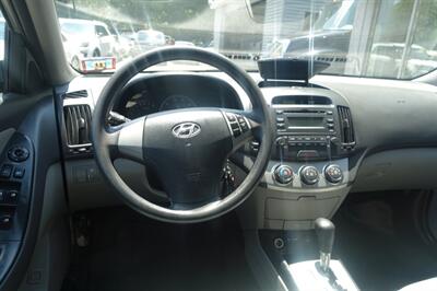 2010 Hyundai ELANTRA Limited - Photo 13 - Newark, NJ 07104