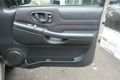 2003 Chevrolet S-10 LS   - Photo 14 - Newark, NJ 07104