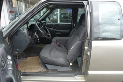 2003 Chevrolet S-10 LS   - Photo 9 - Newark, NJ 07104