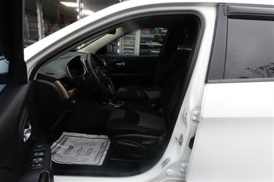 2015 Jeep Cherokee Sport   - Photo 9 - Newark, NJ 07104
