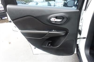 2015 Jeep Cherokee Sport   - Photo 12 - Newark, NJ 07104