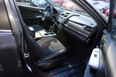 2014 Toyota Camry SE   - Photo 14 - Newark, NJ 07104