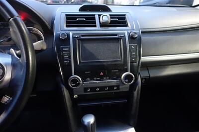 2014 Toyota Camry SE   - Photo 18 - Newark, NJ 07104