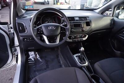 2013 Kia Rio 5-Door LX   - Photo 13 - Newark, NJ 07104