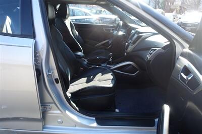 2012 Hyundai VELOSTER Base w/Tech   - Photo 13 - Newark, NJ 07104