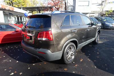 2011 Kia Sorento EX   - Photo 8 - Newark, NJ 07104