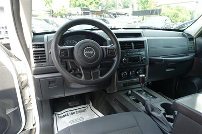 2012 Jeep Liberty Sport   - Photo 13 - Newark, NJ 07104