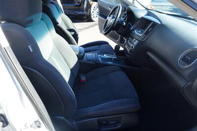 2013 Nissan Maxima 3.5 SV   - Photo 15 - Newark, NJ 07104