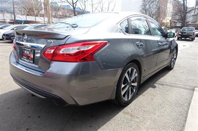 2016 Nissan Altima 2.5 SR   - Photo 8 - Newark, NJ 07104