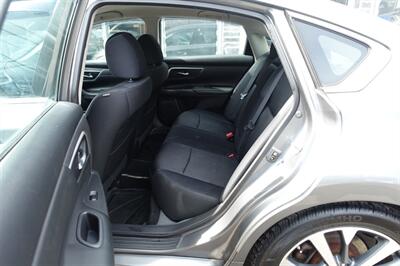 2016 Nissan Altima 2.5 SR   - Photo 11 - Newark, NJ 07104