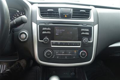 2016 Nissan Altima 2.5 SR   - Photo 18 - Newark, NJ 07104