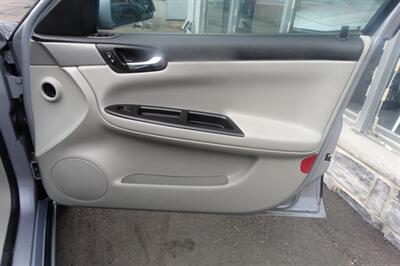 2006 Chevrolet Impala LT - Photo 15 - Newark, NJ 07104