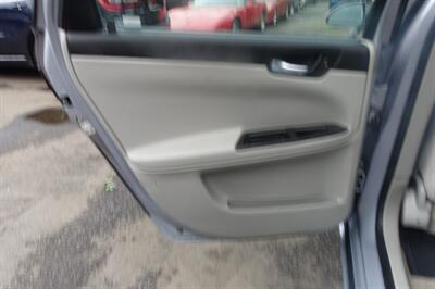 2006 Chevrolet Impala LT - Photo 12 - Newark, NJ 07104