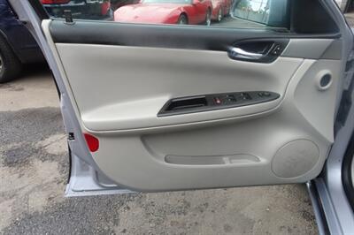 2006 Chevrolet Impala LT - Photo 10 - Newark, NJ 07104