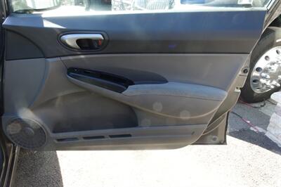 2010 Honda Civic LX - Photo 15 - Newark, NJ 07104