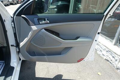 2013 Kia Optima EX   - Photo 15 - Newark, NJ 07104