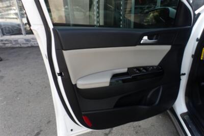 2019 Kia Sportage EX - Photo 10 - Newark, NJ 07104