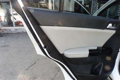 2019 Kia Sportage EX - Photo 12 - Newark, NJ 07104