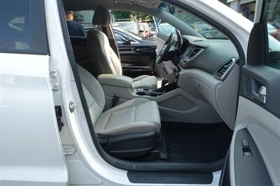 2016 Hyundai TUCSON 1.6T Limited - Photo 15 - Newark, NJ 07104