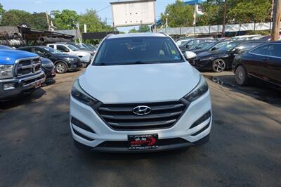 2016 Hyundai TUCSON 1.6T Limited - Photo 2 - Newark, NJ 07104