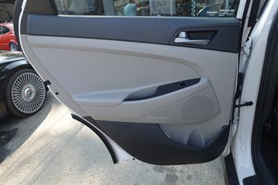 2016 Hyundai TUCSON 1.6T Limited - Photo 13 - Newark, NJ 07104