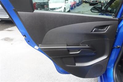 2019 Chevrolet Sonic LT Auto - Photo 12 - Newark, NJ 07104