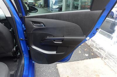 2019 Chevrolet Sonic LT Auto - Photo 17 - Newark, NJ 07104