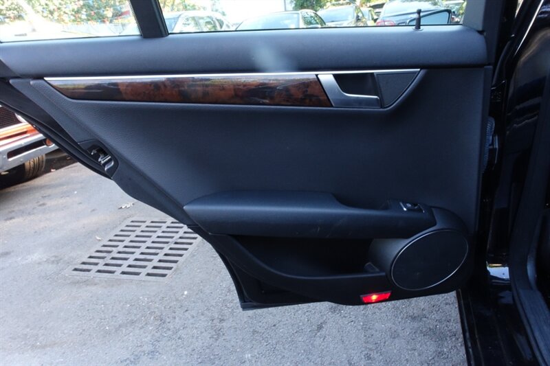2013 Mercedes Benz C 300 4MATIC photo 12