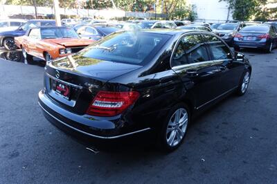 2013 Mercedes-Benz C 300 4MATIC   - Photo 8 - Newark, NJ 07104