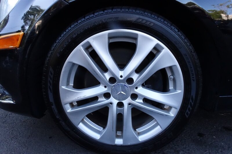 2013 Mercedes Benz C 300 4MATIC photo 19