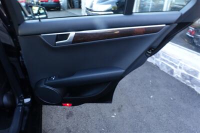 2013 Mercedes-Benz C 300 4MATIC   - Photo 17 - Newark, NJ 07104