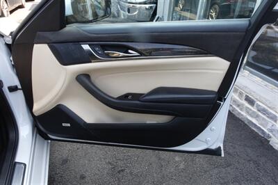 2017 Cadillac CTS 2.0T Luxury   - Photo 15 - Newark, NJ 07104