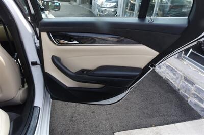 2017 Cadillac CTS 2.0T Luxury   - Photo 17 - Newark, NJ 07104