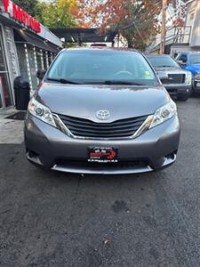 2011 Toyota Sienna LE 7-Passenger - Photo 2 - Newark, NJ 07104