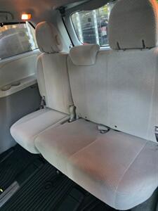 2011 Toyota Sienna LE 7-Passenger - Photo 12 - Newark, NJ 07104
