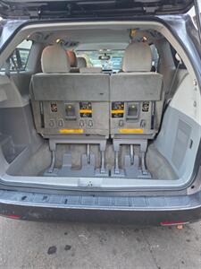 2011 Toyota Sienna LE 7-Passenger - Photo 23 - Newark, NJ 07104