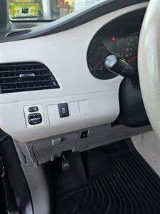 2011 Toyota Sienna LE 7-Passenger - Photo 25 - Newark, NJ 07104