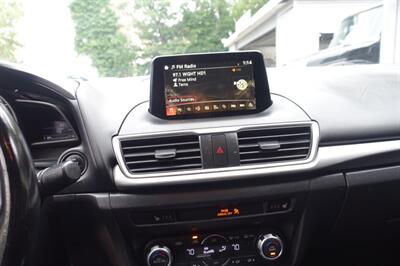 2017 Mazda Mazda3 Touring - Photo 18 - Newark, NJ 07104