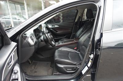 2017 Mazda Mazda3 Touring - Photo 9 - Newark, NJ 07104