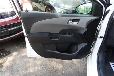 2012 Chevrolet Sonic LT   - Photo 9 - Newark, NJ 07104
