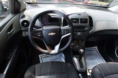 2012 Chevrolet Sonic LT   - Photo 12 - Newark, NJ 07104