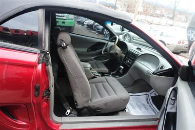 1996 Ford Mustang GT   - Photo 13 - Newark, NJ 07104