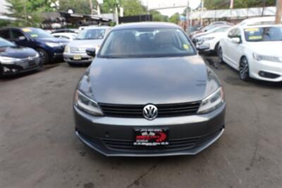 2012 Volkswagen Jetta SE PZEV - Photo 2 - Newark, NJ 07104