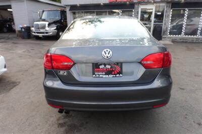 2012 Volkswagen Jetta SE PZEV - Photo 7 - Newark, NJ 07104