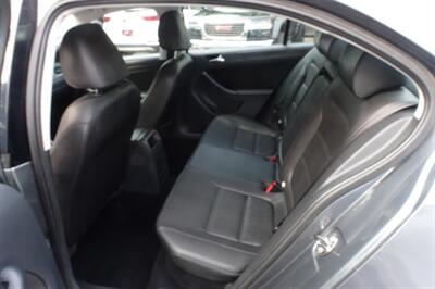 2012 Volkswagen Jetta SE PZEV - Photo 11 - Newark, NJ 07104