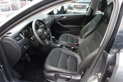 2012 Volkswagen Jetta SE PZEV - Photo 9 - Newark, NJ 07104