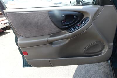 2000 Chevrolet Malibu LS   - Photo 10 - Newark, NJ 07104